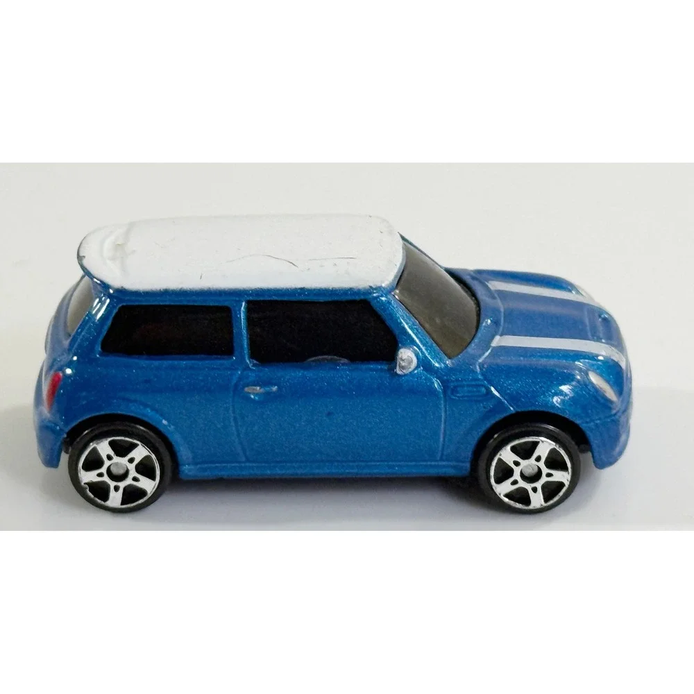 Maisto BMW Mini Cooper S Toy Car Kids 1:64 Blue White Stripes Diecast